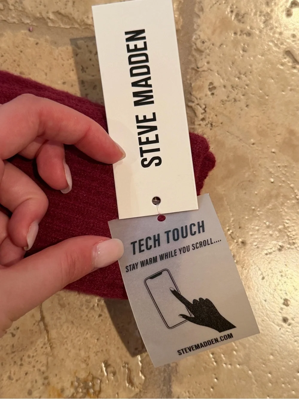 NWT Steve Madden Burgundy Ribbed Knit Touchscreen Tech Touch Gloves